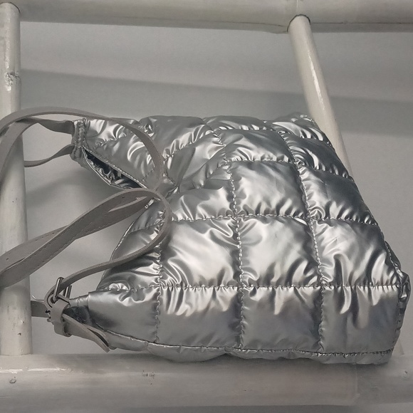 Silver quilted puffer bag new - Picture 3 of 5